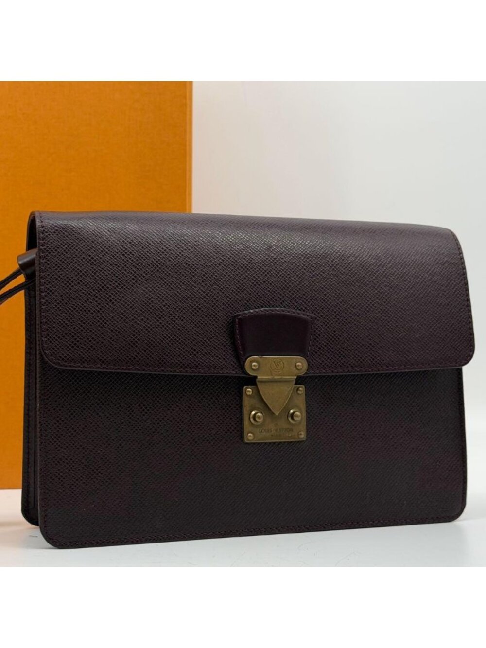 Louis Vuitton Pochette Clado Taiga Acajou Second Bag